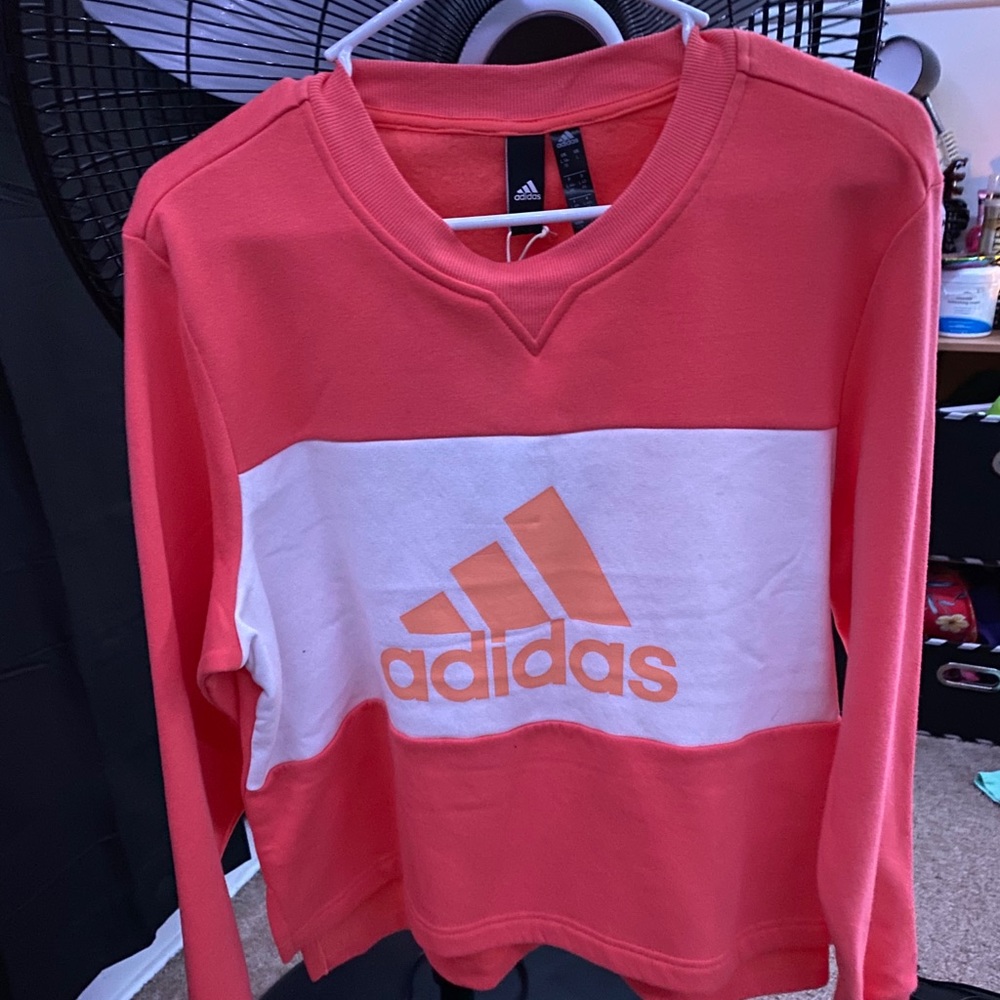 adidas crew neck color coral, brand new with tags